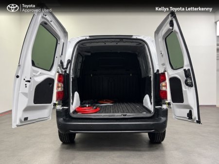 2025 Toyota Proace City - photo 9