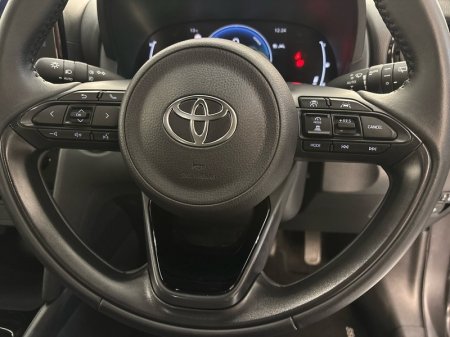 2026 Toyota Yaris Cross - photo 13