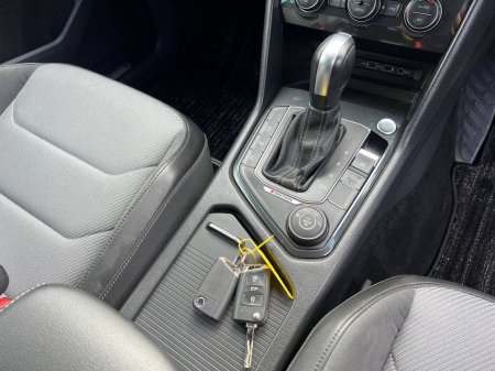 2020 Volkswagen Tiguan - photo 11