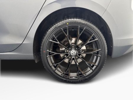 2024 Volkswagen Golf - photo 5