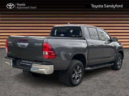 2023 Toyota Hilux - photo 2