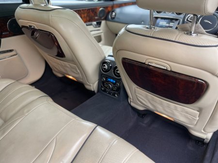 2013 Jaguar XJ - photo 14