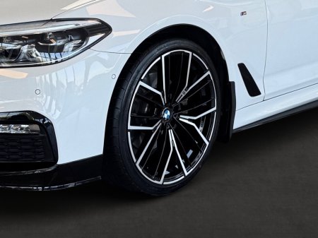 2017 BMW 5-Series - photo 10