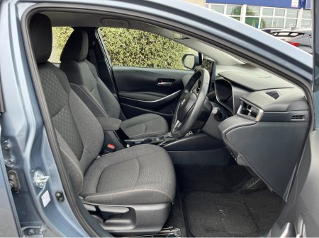 2025 Toyota Corolla - photo 10