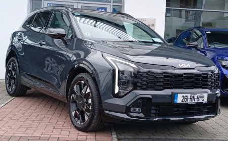 2026 Kia Sportage GT Line Hybrid **HEATED FRON & BACK SEATS, SUNROOF, REAR VIEW CAMERA**