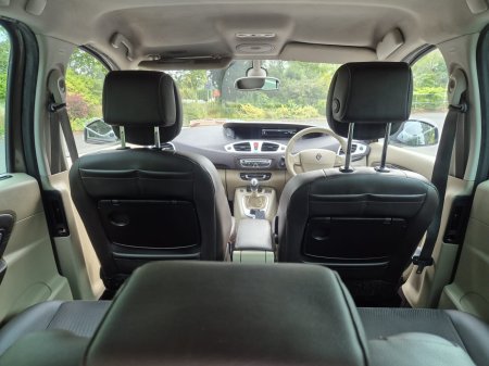 2010 Renault Scenic - photo 11
