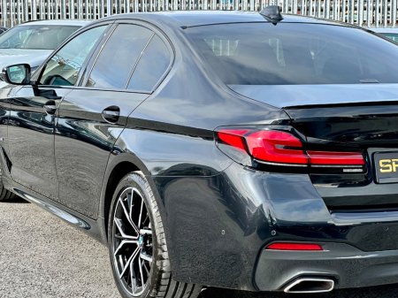 2022 BMW 5-Series - photo 7