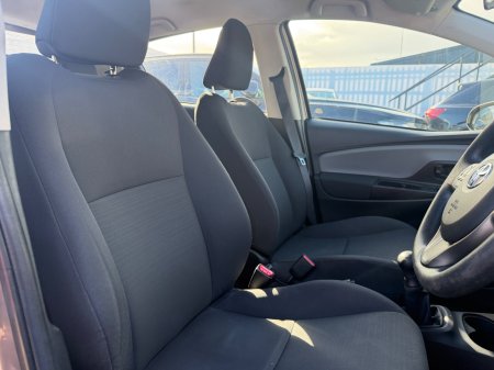 2015 Toyota Yaris - photo 11