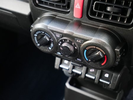 2023 Suzuki Jimny - photo 13