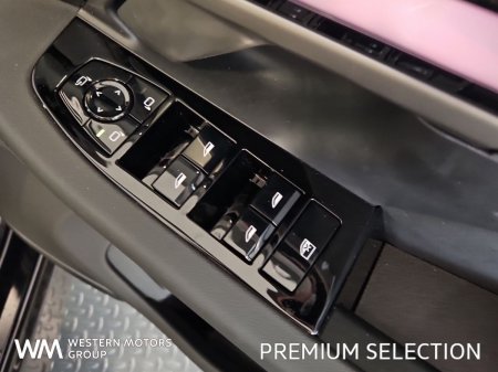 2025 BMW 5-Series - photo 28
