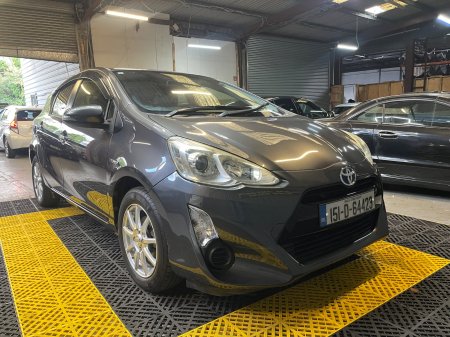 2015 Toyota Aqua Hybrid