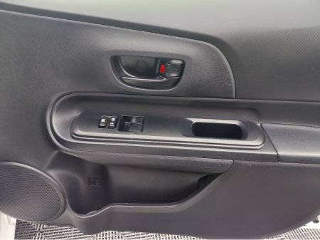 2017 Toyota Aqua - photo 13