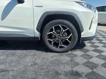 2020 Toyota RAV4 - photo 3