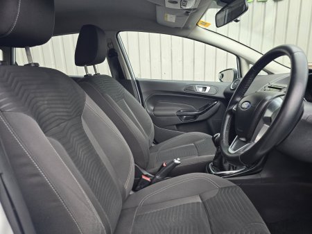 2016 Ford Fiesta - photo 11