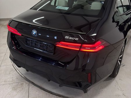 2026 BMW 5-Series - photo 22