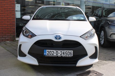 2020 Toyota Yaris - photo 2