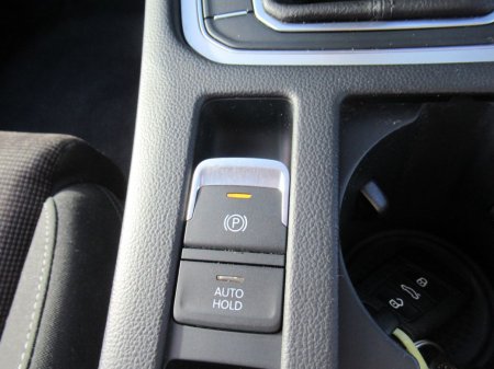 2019 Volkswagen Passat - photo 15
