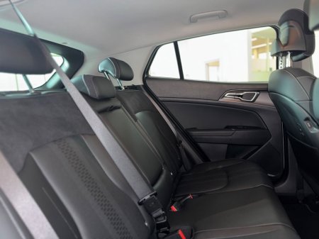 2025 Kia Sportage - photo 3