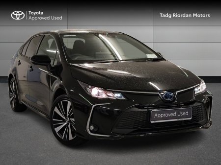 2026 Toyota Corolla LUNA SPORT SALOON