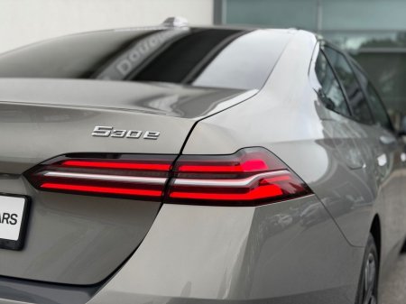 2024 BMW 5-Series - photo 16