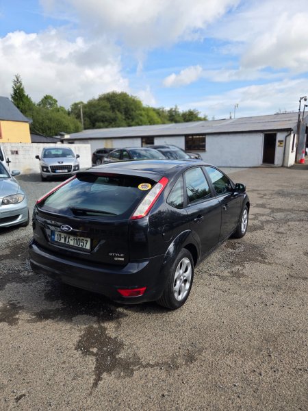 2010 Ford Focus - photo 10