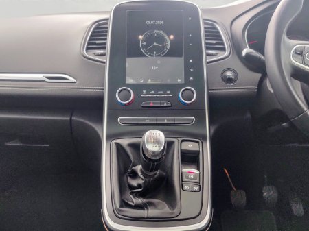 2021 Renault Grand Scenic - photo 17