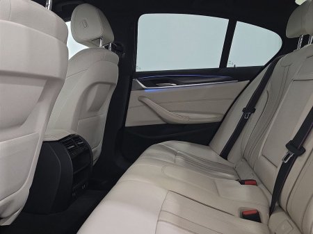 2023 BMW 5-Series - photo 11