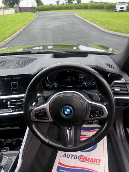 2022 BMW 3-Series - photo 10