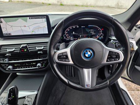 2023 BMW 5-Series - photo 17