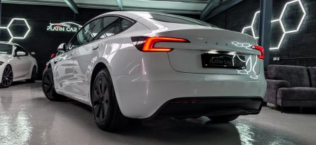 2025 Tesla Model 3 - photo 10