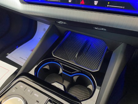 2025 BMW 5-Series - photo 22