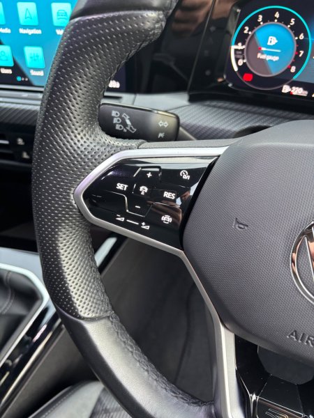 2023 Volkswagen Golf - photo 27