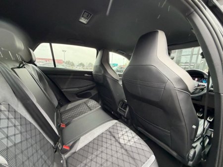 2024 Volkswagen Golf - photo 10
