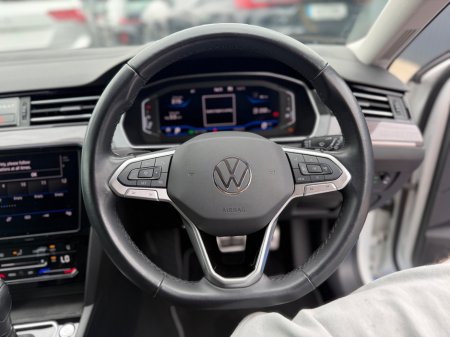 2021 Volkswagen Passat - photo 18