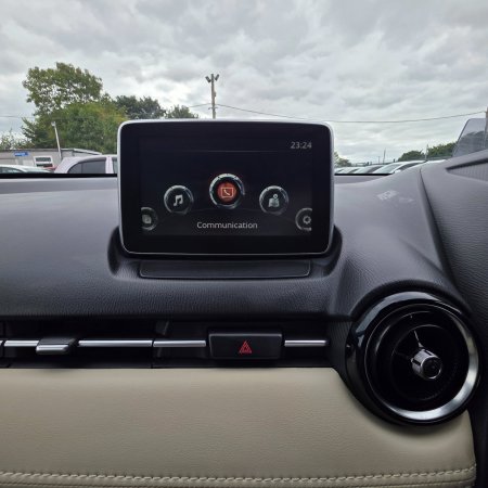 2016 Mazda Demio - photo 21