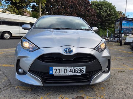 2023 Toyota Yaris - photo 2
