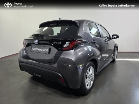 2024 Toyota Yaris - photo 2
