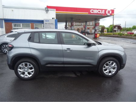 2025 Jeep Avenger - photo 9