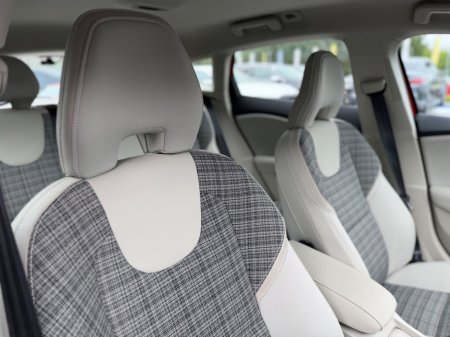 2018 Volvo V40 - photo 15