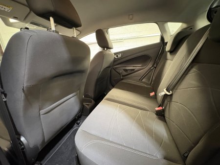2015 Ford Fiesta - photo 15