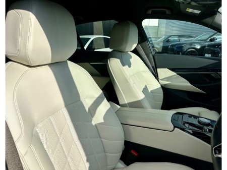 2025 BMW i5 - photo 10