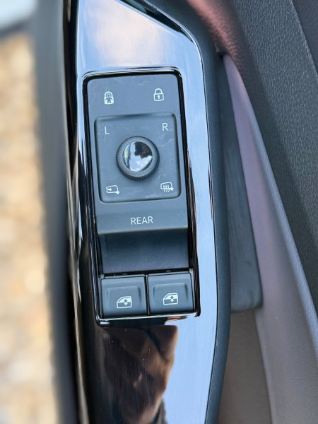 2025 Volkswagen ID.4 - photo 25
