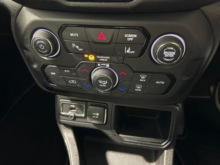 2024 Jeep Renegade - photo 24