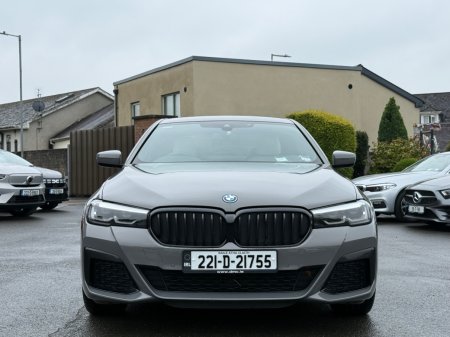 2022 BMW 5-Series - photo 2