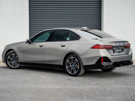 2024 BMW 5-Series - photo 16