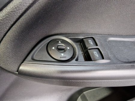 2017 Ford Focus - photo 20