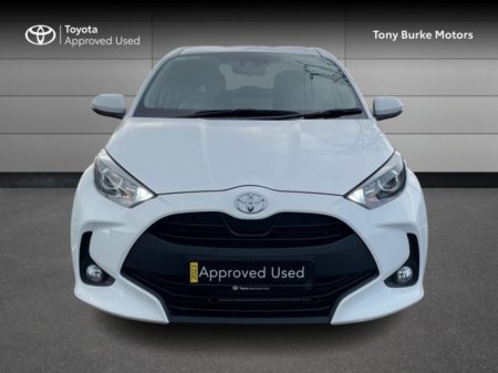 2023 Toyota Yaris - photo 2