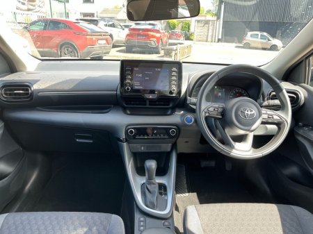 2023 Toyota Yaris - photo 8