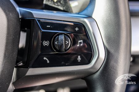 2025 BMW 5-Series - photo 21