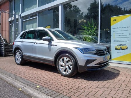 2024 Volkswagen Tiguan 2.0 TDI 122HP Life, 1 Owner,Sunroof, Only 36km